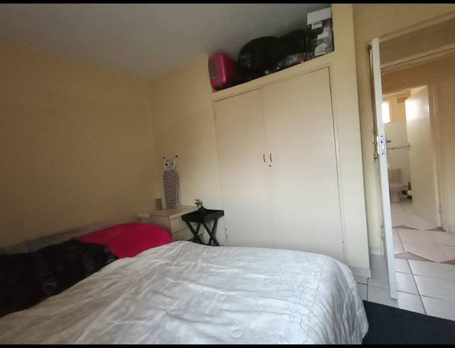 2 BEDROOM FLAT FOR SALE IN THE WOLDS